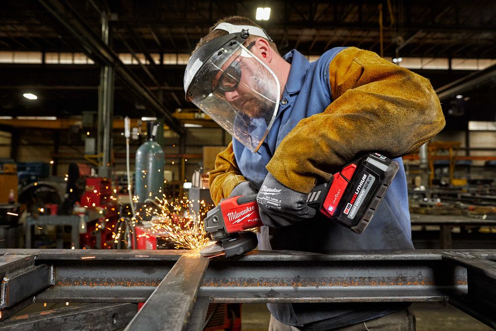 Milwaukee 2882-22 M18 FUEL™ 4-1/2" / 5" Braking Grinder w/ ONE-KEY™ Paddle Switch, No-Lock Kit