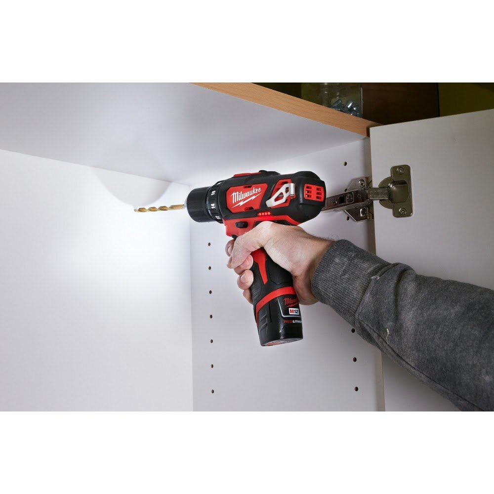Milwaukee 2407-22 M12 3/8" Cordless Drill Driver Kit with Charger and Carrying Case (2 Batteries) - 7