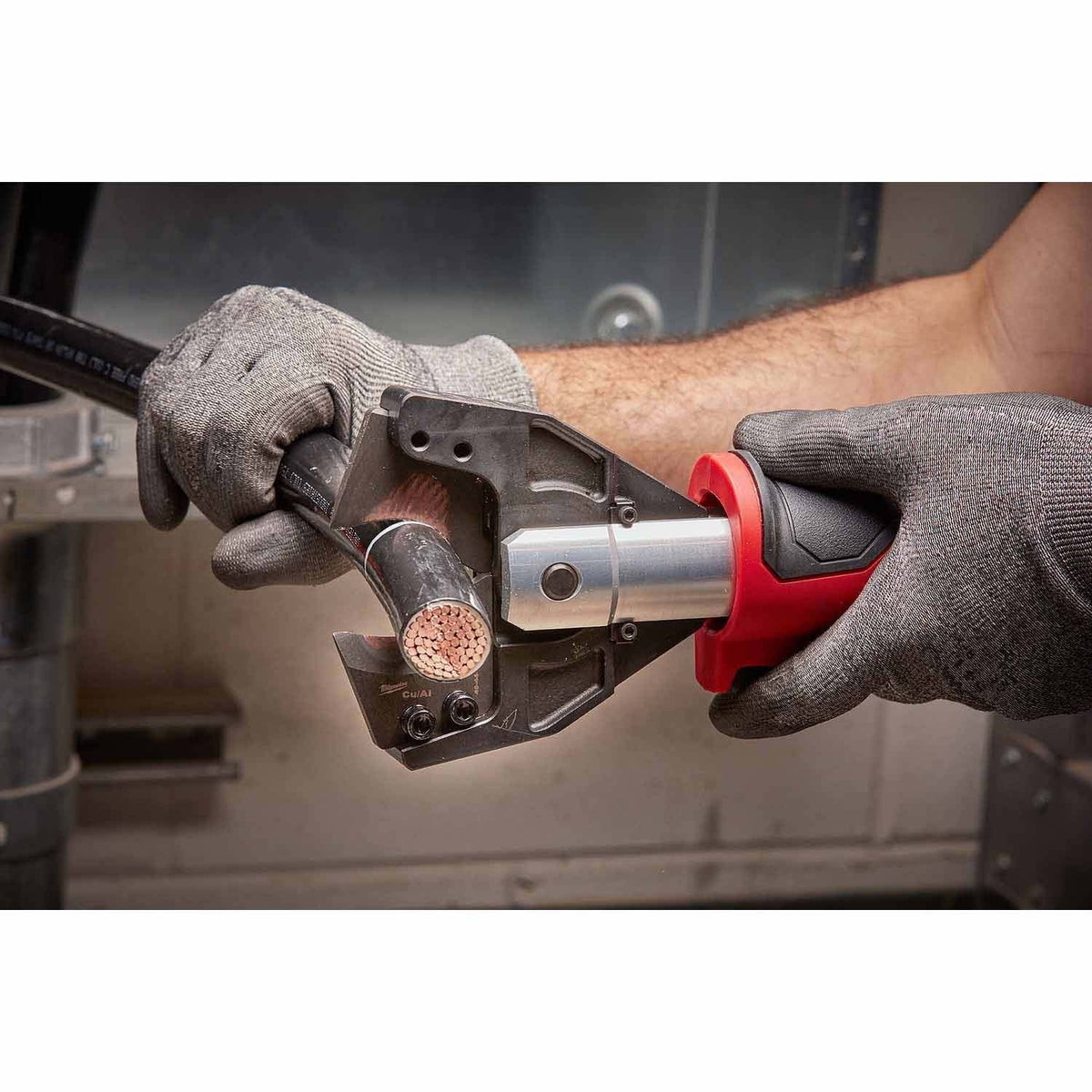 Milwaukee 2672-20 M18 FORCE LOGIC Cable Cutter with 750 MCM Cu Jaws - 8