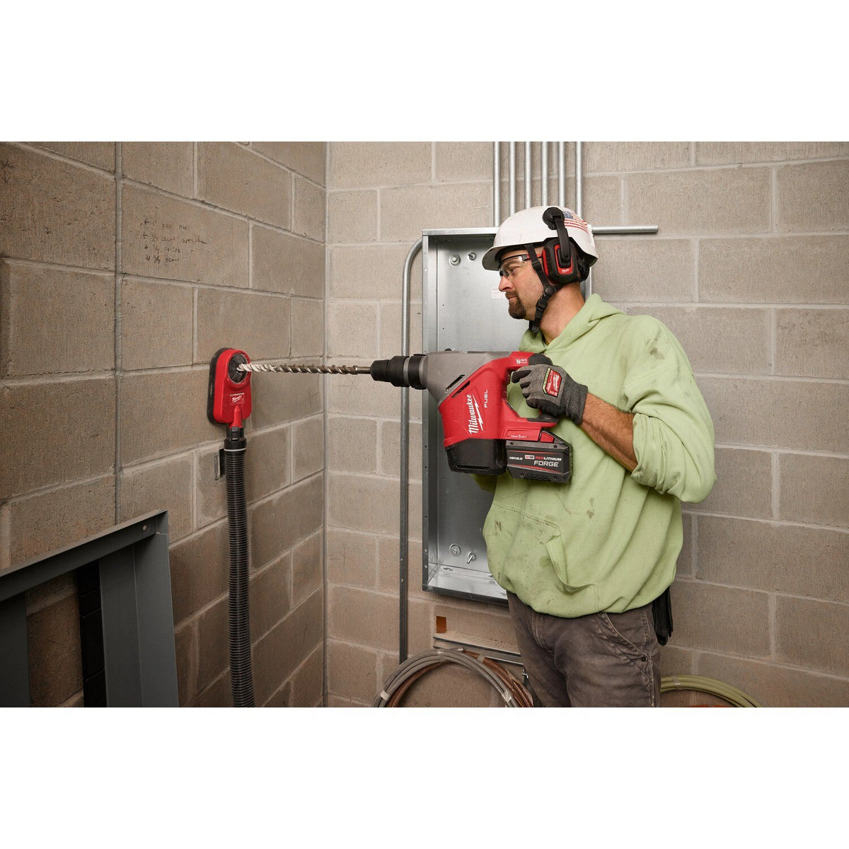 Milwaukee 2917-22HD M18 FUEL 1-9/16" SDS Max Rotary Hammer Kit with ONE KEY (2 Batteries, Charger) - 13