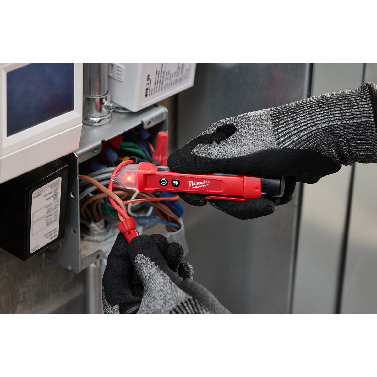 Milwaukee 3202-20 Non-Contact Voltage Detector with LED 50V-1000V AC CAT IV 1000V - 7