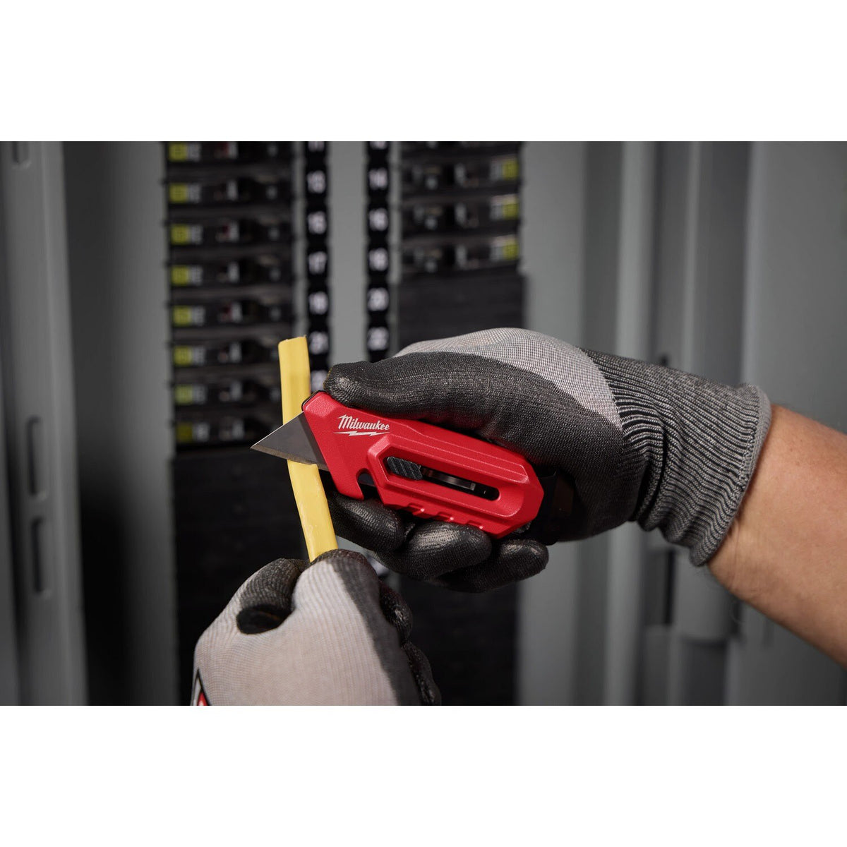 Milwaukee 48-22-1517 Multi-Function Compact Utility Knife with Prybar and 3 Blade Positions - 9
