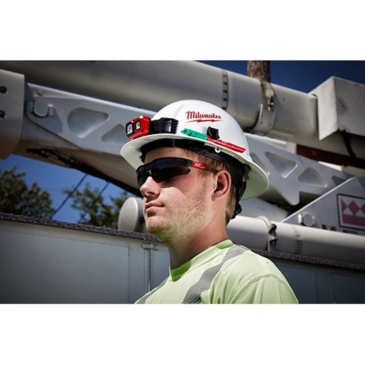 Milwaukee 48-73-1011 Full Brim Vented Hard Hat with BOLT Accessories Type 1 Class C White 12.5" x 6" x 10.2" - 3