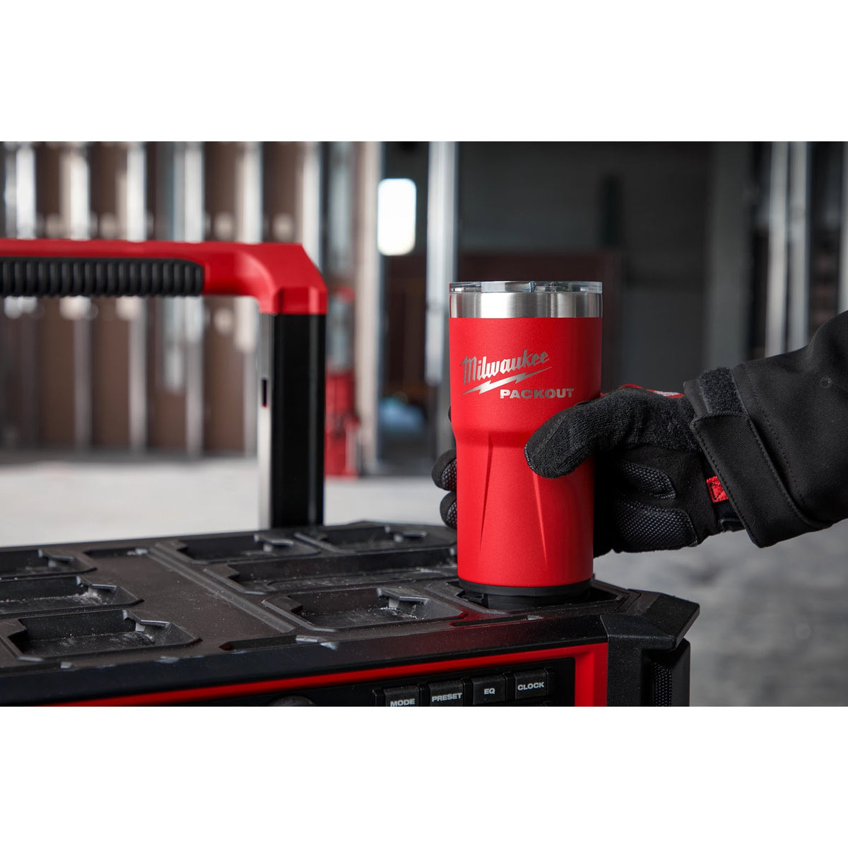 Milwaukee 48-82-8392R PACKOUT 20 oz. Twist-to-Lock Insulated Tumbler with Sliding Magnetic Lid - 5