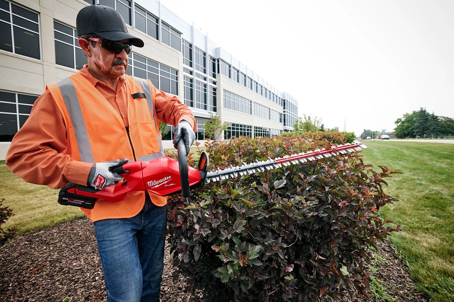 Milwaukee 3034-20 M18 FUEL 30" Hedge Trimmer