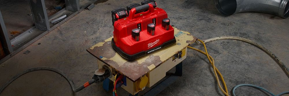 Milwaukee 48-59-1807 M18 & M12 Rapid Charge Station