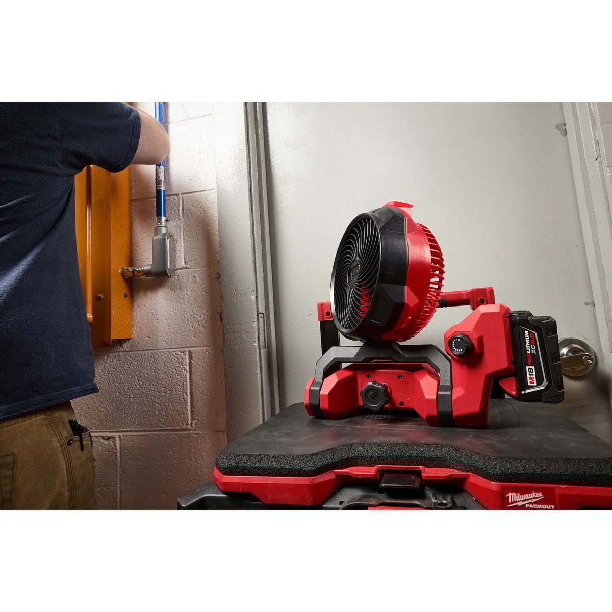 Milwaukee 0817-20 M18 Brushless 7" Scissor Lift Fan with Quick Adjust Clamp - 12