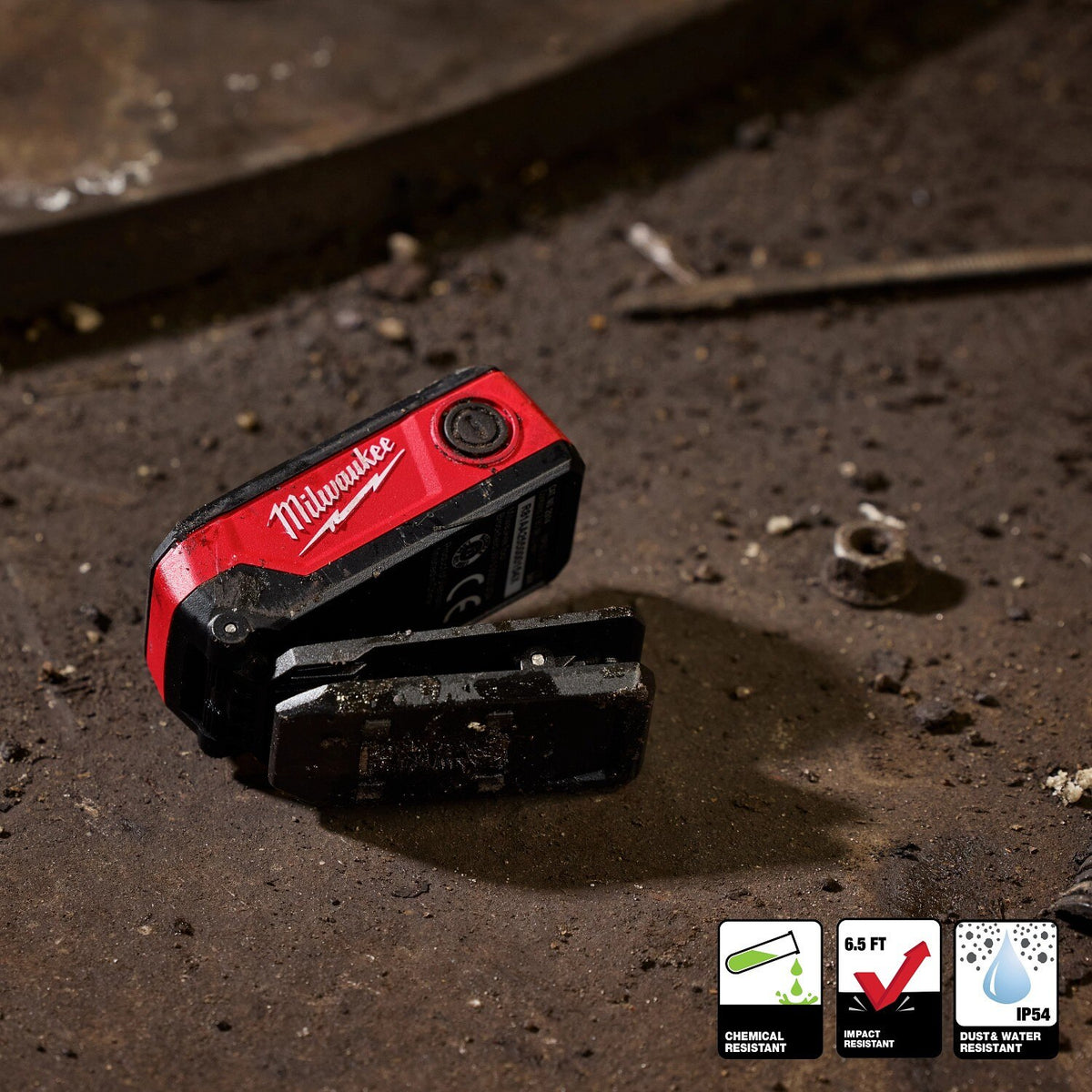 Milwaukee 2014R Rechargeable Clip Light 300 Lumens USB-C - 10