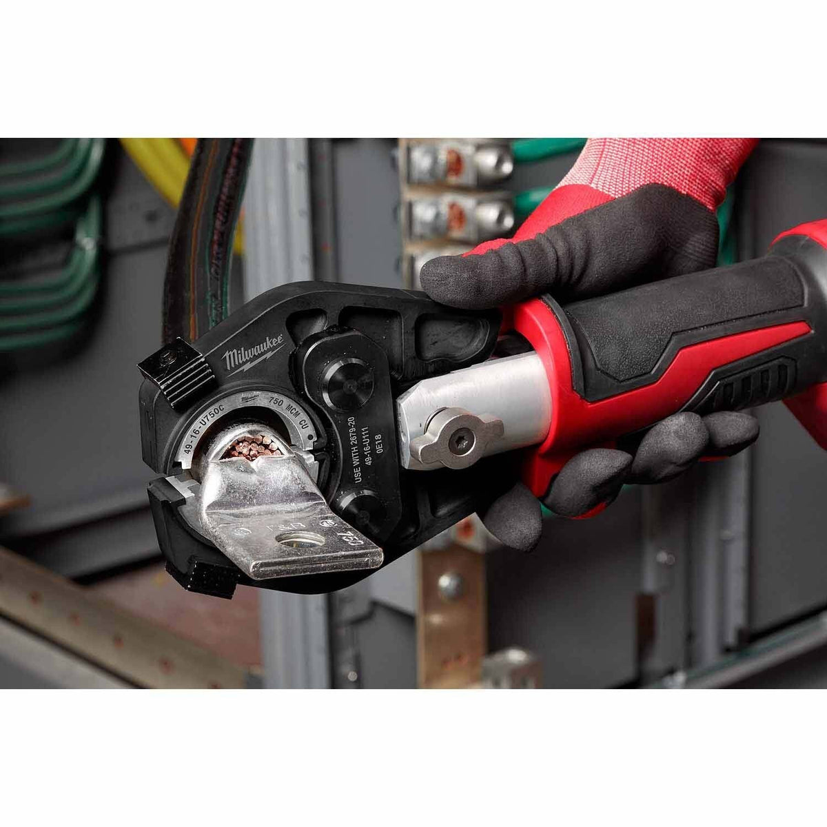 Milwaukee 2679-750CU M18 FORCE LOGIC 600 MCM Cu Crimper w/ 750 MCM Expanded Jaw and Dies - 7