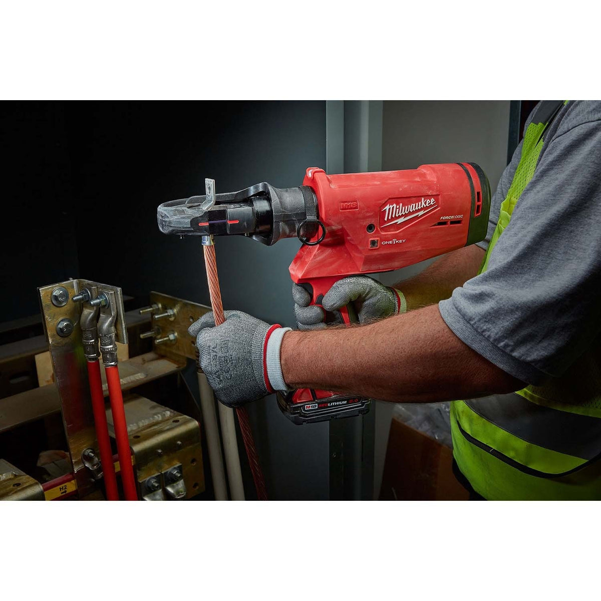 Milwaukee 2779-750CU M18 FORCE LOGIC 750 MCM Crimper with #6 - 750 MCM Copper Dies - 13