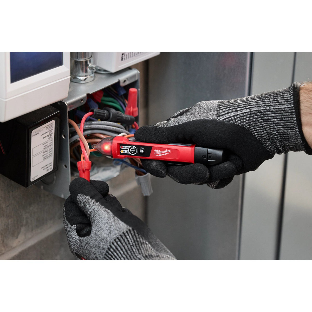 Milwaukee 3203-20 Dual Range Non-Contact Voltage Detector with LED - 9