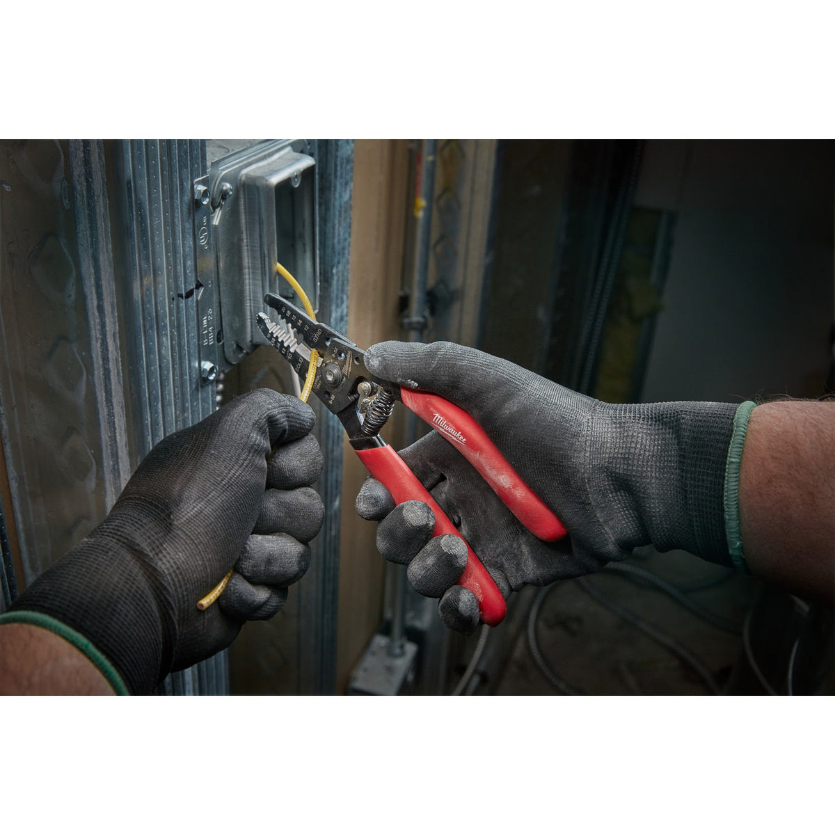 Milwaukee 48-22-0144 12 PC Electrical Hand Tool Set for Electricians and Journeymen - 9