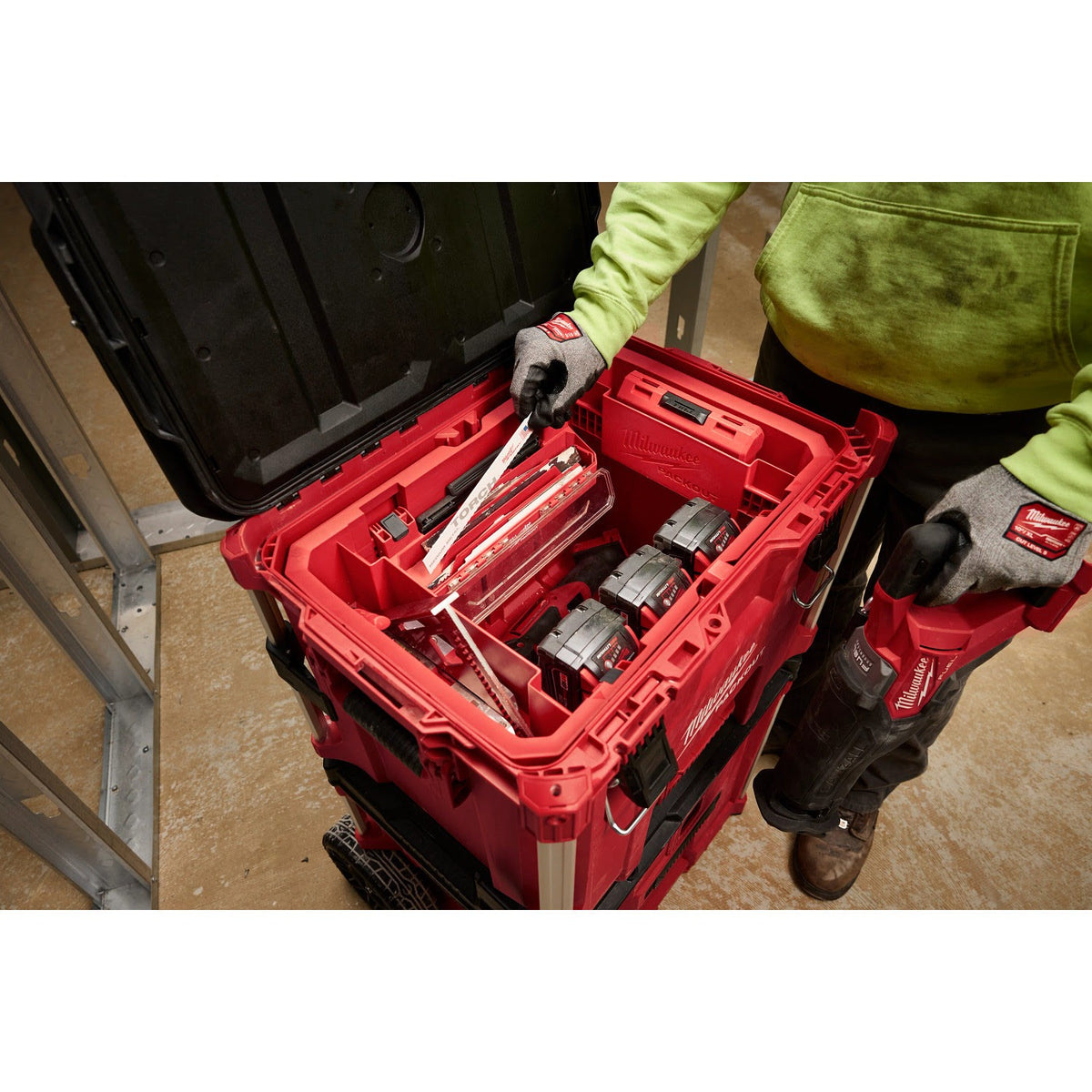 Milwaukee 48-22-8029 PACKOUT Tool Box Attachment Ready Tray with Accessory Compartments 19.84 in. x 13.11 in. x 4.41 in. (1 Each) - 5