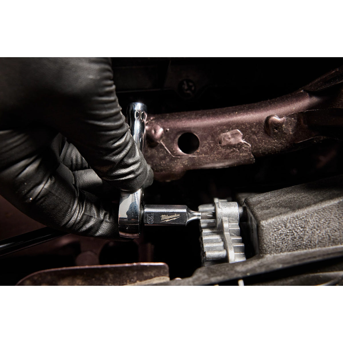 Milwaukee 48-22-9535 Tamper Proof Torx Bit Socket Set for 1/4 in and 3/8 in Drives (13 Piece) - 6