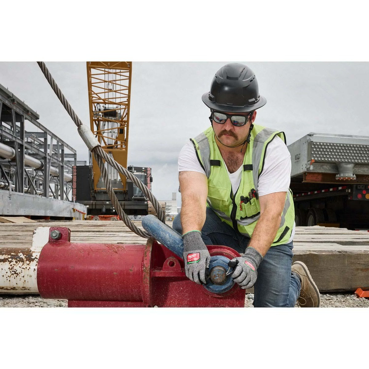 Milwaukee 48-73-2516 Full Frame Safety Glasses with Removable Side Shields Brown Anti-Scratch Lenses - 9