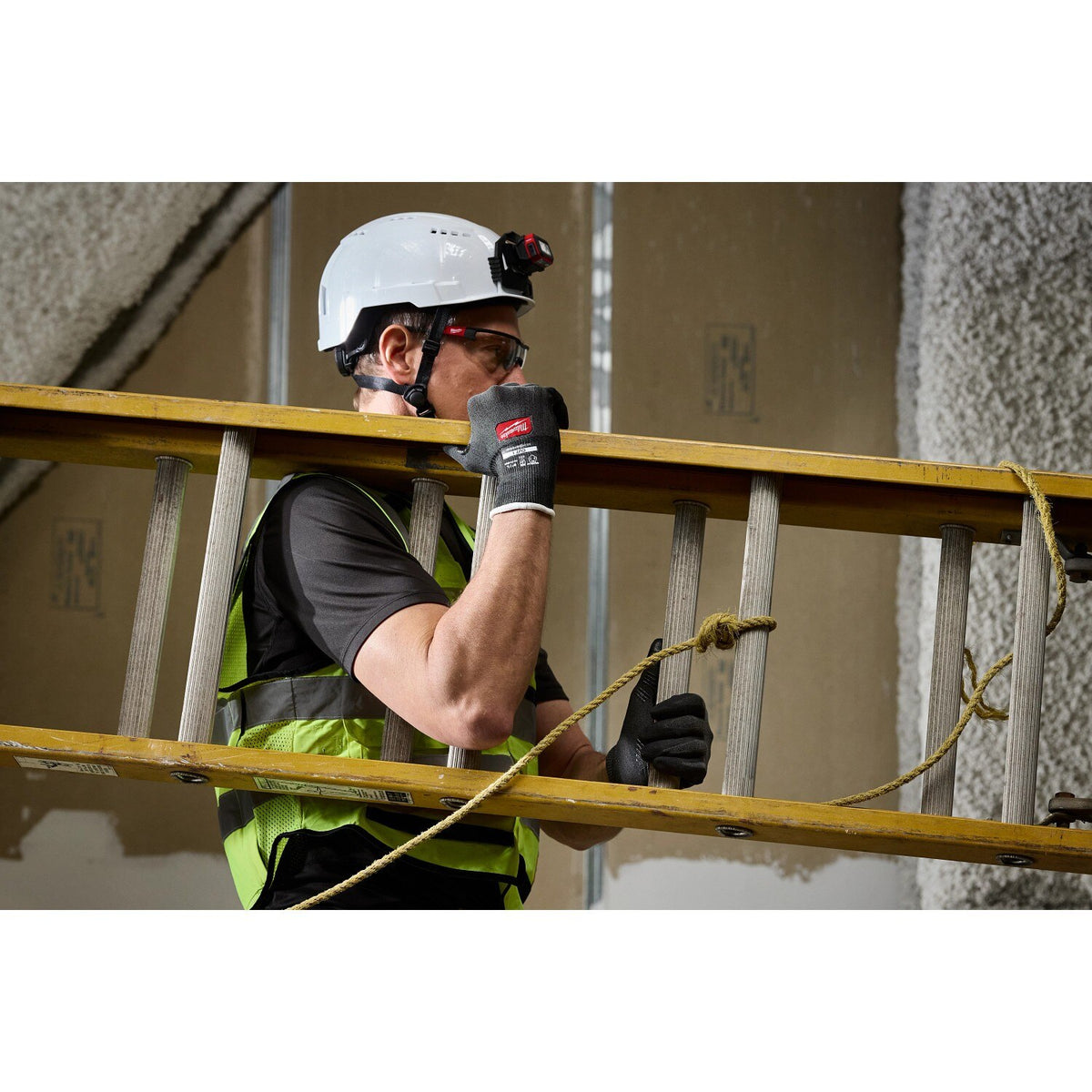 Milwaukee 48-73-6910 Cut Level 1 Nitrile Dipped Gloves with Wear-Defense Protection (6 Pack) - 4