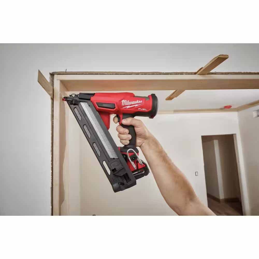 Milwaukee 2839-21HO M18 FUEL Lithium-Ion Brushless Cordless Gen II 15-Gauge Angled Finish Nailer With M18 with 3.0Ah Battery and Charger